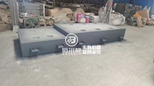 發(fā)往蘭州的重達(dá)10噸的減振臺(tái)座準(zhǔn)備就緒。